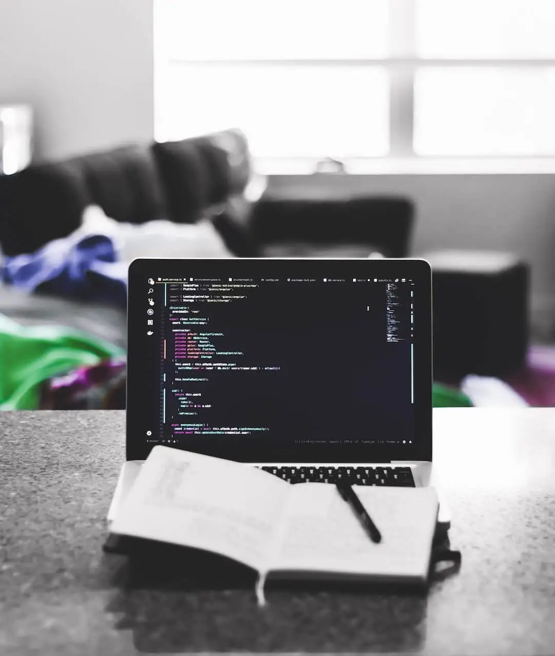Java lernen für Anfänger am Laptop
